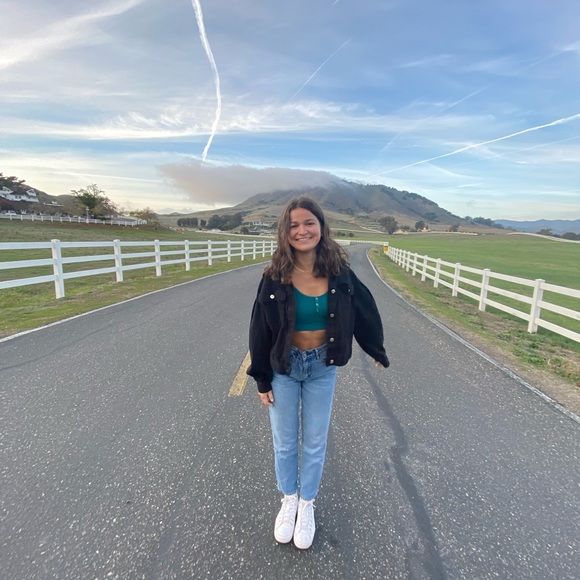 Meet your Posher, Anastasia - Picture 2 of 2